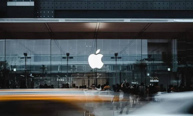 Apple против Минюста США: Защита уникальности iPhone