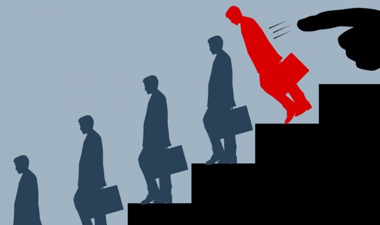Искусственный интеллект меняет рынок труда: более 100 000 увольнений в технологическом секторе