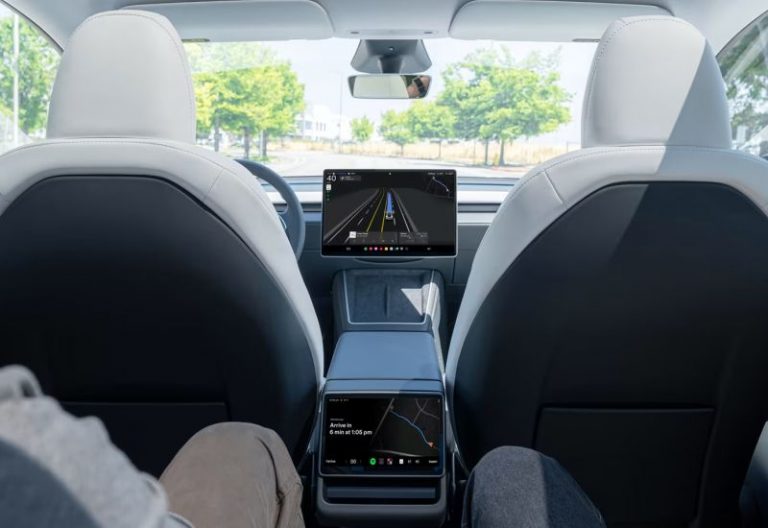 Роботакси Tesla в Калифорнии: Обязательное присутствие водителя
