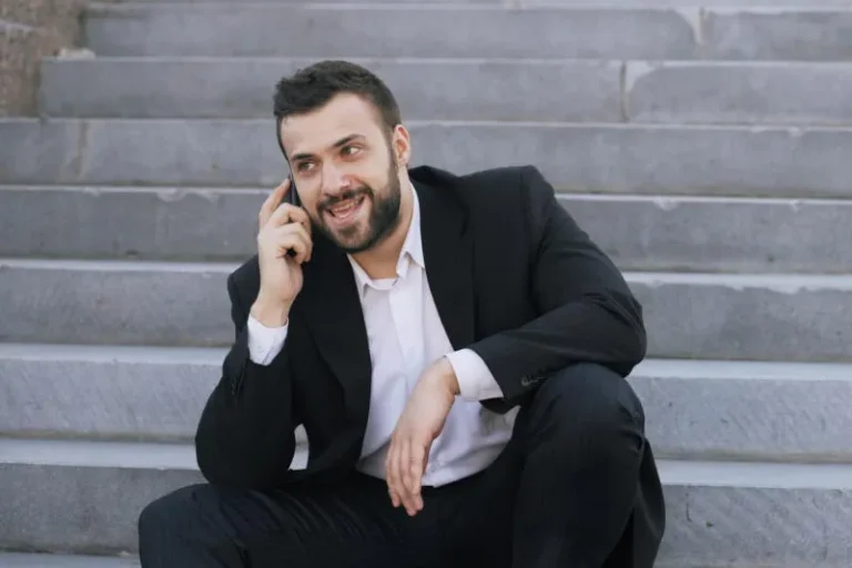 Система генерации голосовых дипфейков в реальном времени: угроза мошенничества