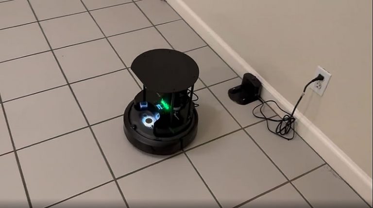 Эксперимент с LLM-моделями: Робот-пылесос и его «театр абсурда»