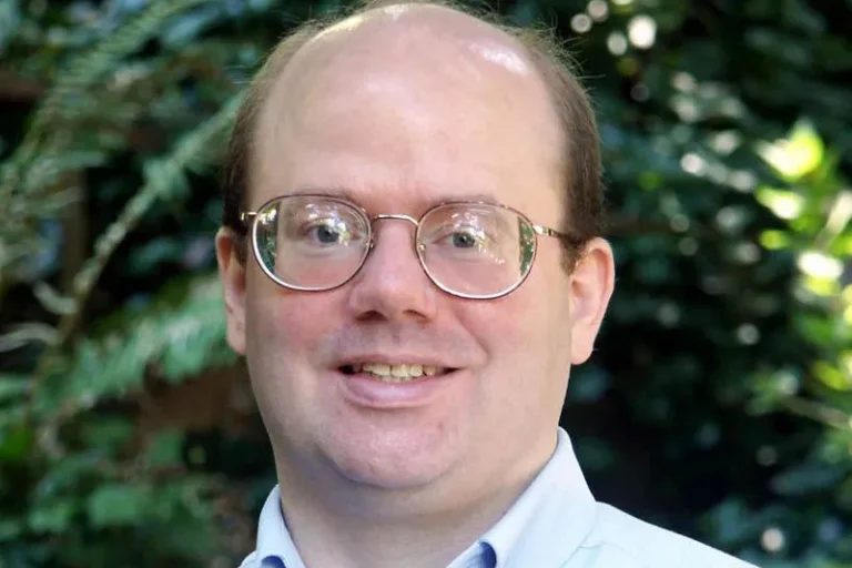 Ларри Сэнгер о Grokipedia: критика и надежды