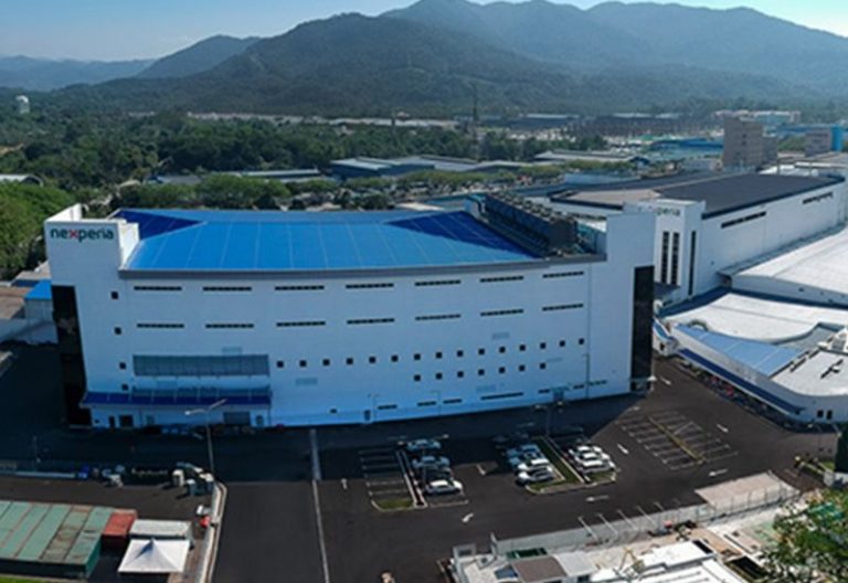 Почему Nexperia остановила поставки чипов в Китай: ключевые причины и последствия