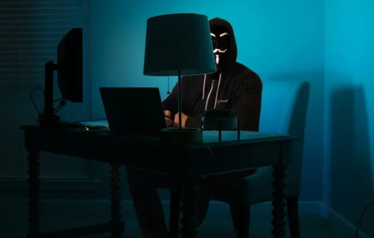 Apple и Google предупредили пользователей о киберугрозах от правительственных хакеров