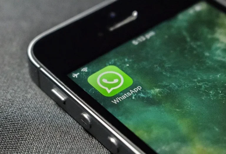 Массовые сбои в WhatsApp: пользователи России сталкиваются с замедлением на 70-80%