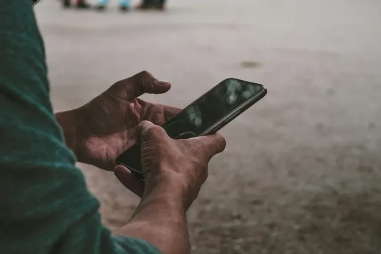 Конец эпохи бесплатного безлимита: новые правила от российских операторов связи