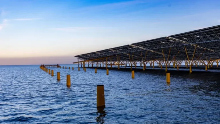 Крупнейшая морская солнечная электростанция в Китае: Вперед к устойчивому будущему